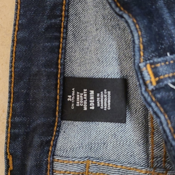 Clothes - Picture 2 of 2